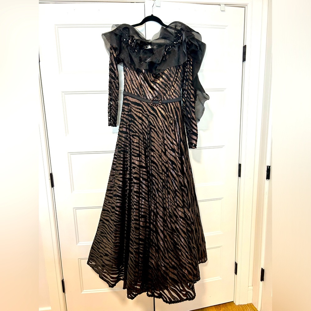 Off the shoulder beaded gown. Size 42. Black and bronze